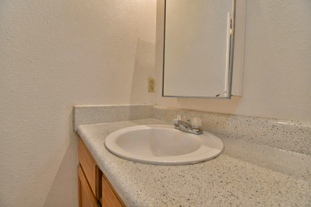 Camellia Trace-Interior-bathroom-1478-1200w